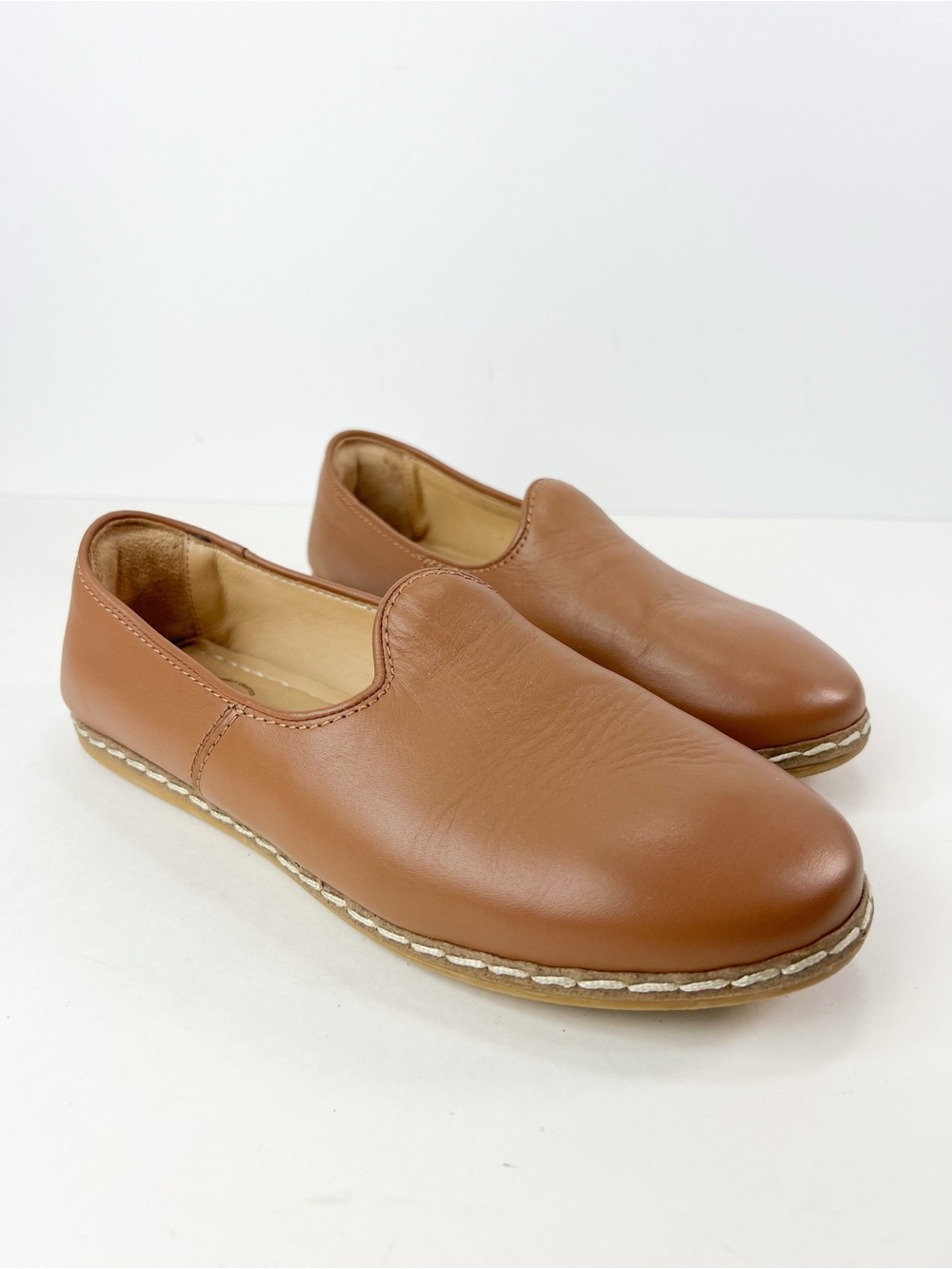 Charix Camel Slip-On Loafers Flats Brown Leather size 38.5 / Womens US 8.5